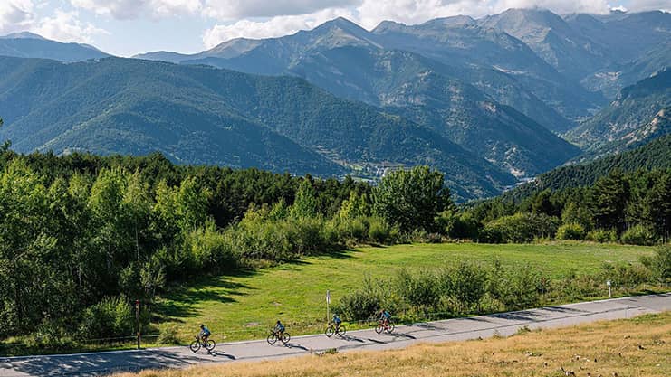 Pedaleando en Pirineos